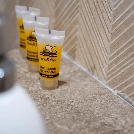 Unique Aura Luxury Aparthotel 3*