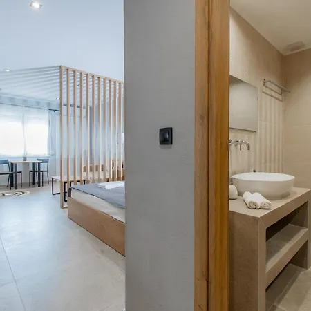 Hotel apartamentowy Unique Aura Luxury Neos Marmaras