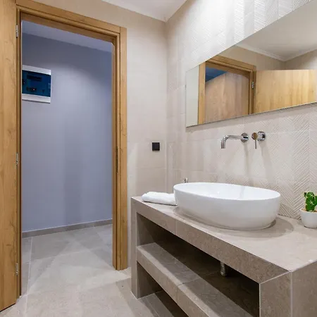 Unique Aura Luxury Neos Marmaras