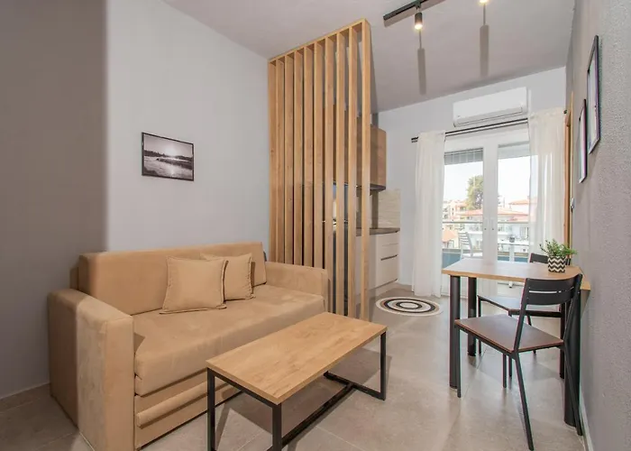 Unique Aura Luxury
