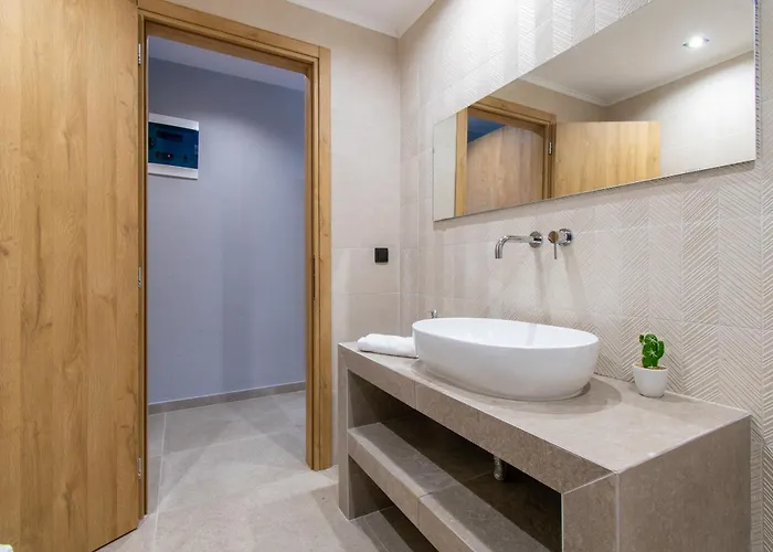 Unique Aura Luxury Néos Marmarás